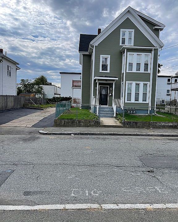 2nd image of 34 Harvard St
