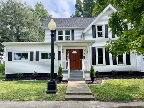 317 W Adams St, Pittsfield, IL 62363