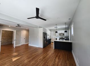225B Washington Blvd #1, Oak Park, IL 60302