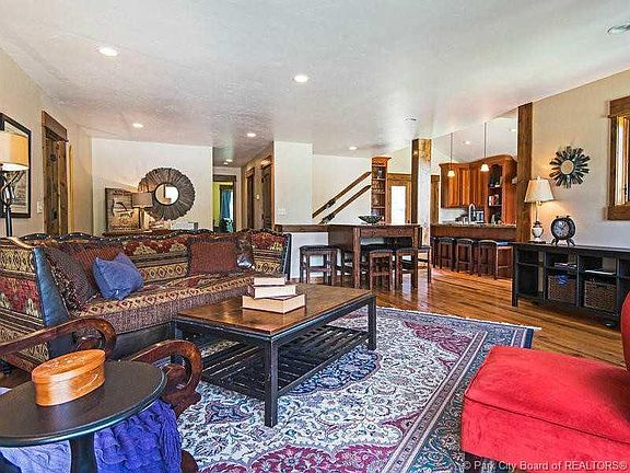 3rd image of 1607 W Pheasant Way