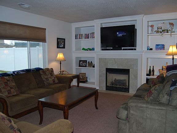 2nd image of 1657 W Yaquina Dr