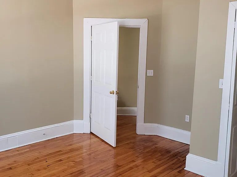 216 N Jefferson St — Photo 3