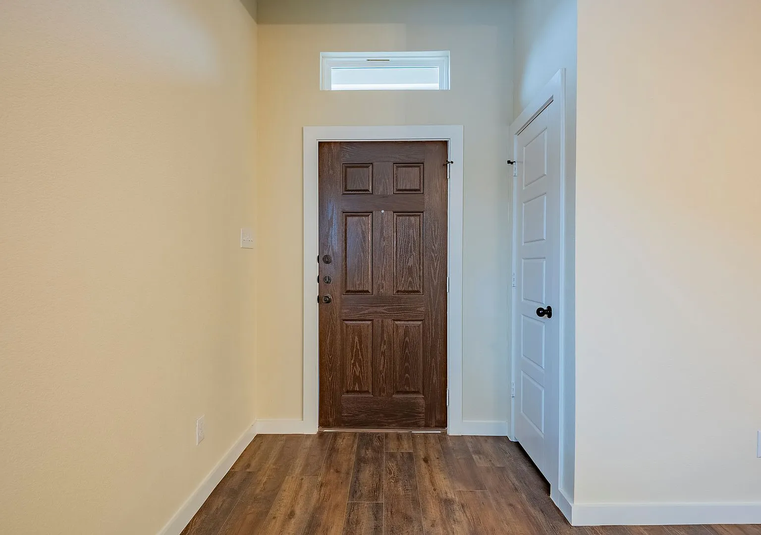 Gorgeous 3 Bedroom Duplex Located In Midlothian Isd! — Photo 3