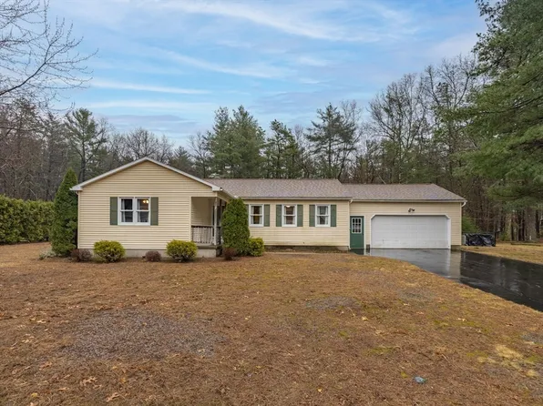12 Kimberly Ln, Easthampton, MA 01027