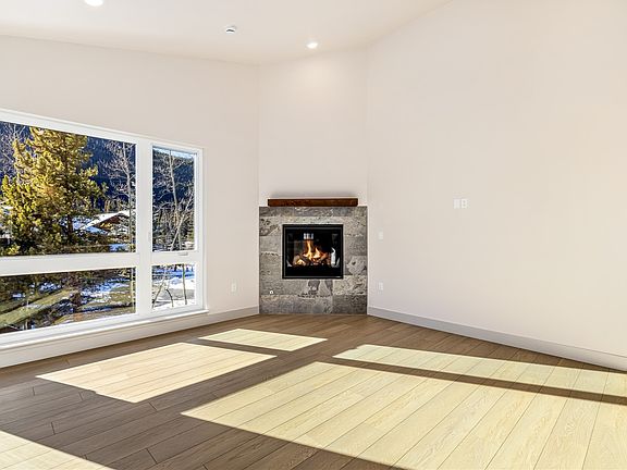 2nd image of 628 Montezuma Rd #D-1