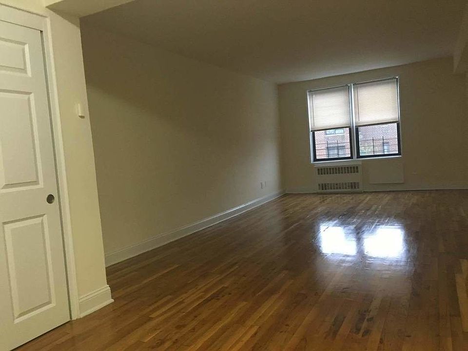 1st image of 172-20 Highland Ave #200