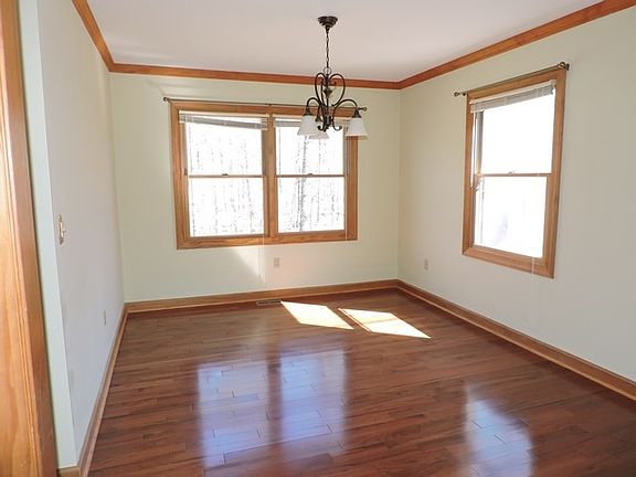 5th image of 126 Courtney Woods Ln