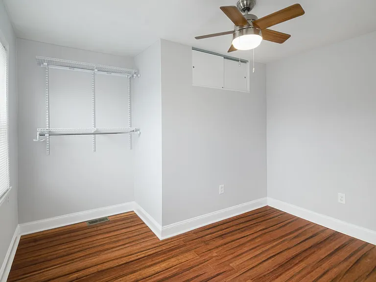 2820 W Stiles St — Photo 8