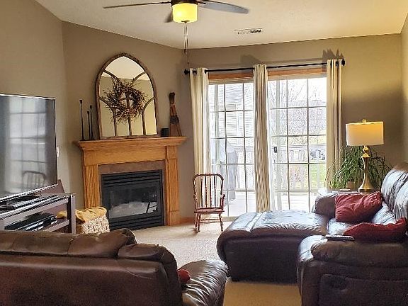 3rd image of 943 Buckingham Dr #943A