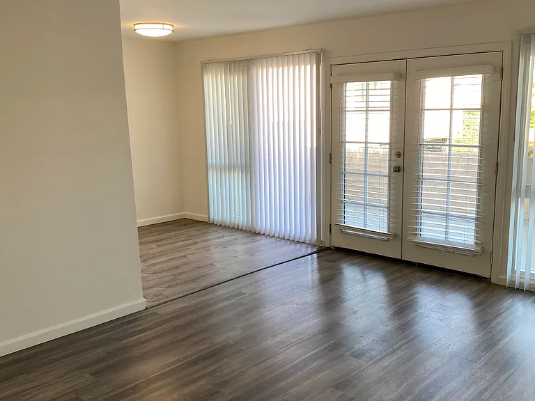 1014 W. Huntington Dr. — Photo 45