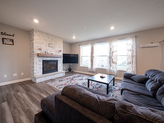 4th image of 8353 Abercrombie Ln