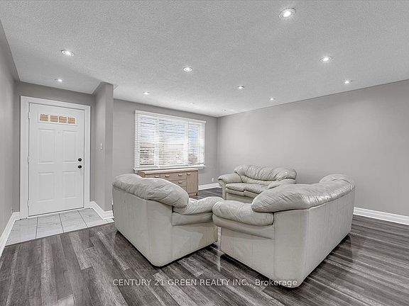 4th image of 32 Beech St