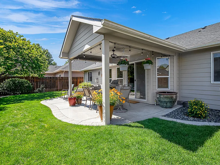 2315 E Conner St — Photo 27