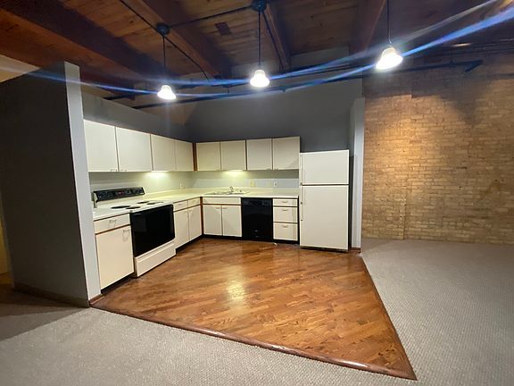4th image of 540 N Lake Shore Dr APT 318