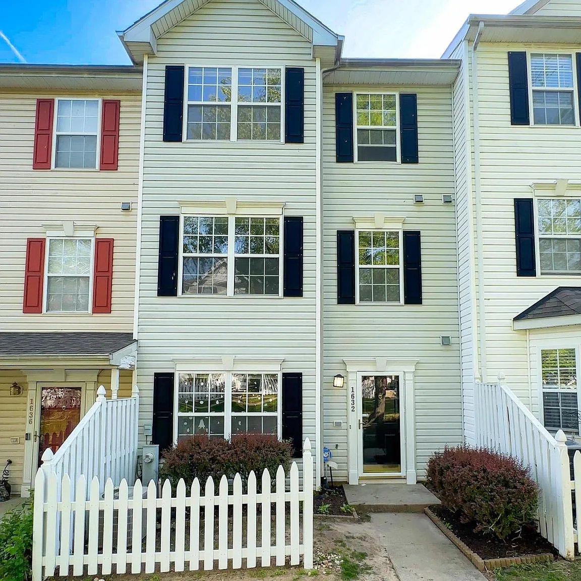 3 bed, 2.5 bath, 1626 sqft, $2,700 — Photo 2
