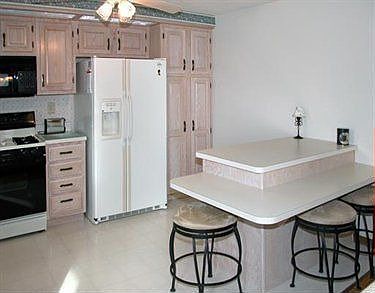 4th image of 204 Orchard Park Dr