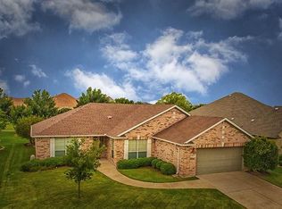 9025 Crestview Dr, Denton, TX 76207