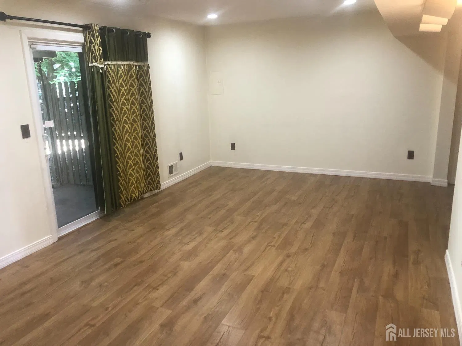 2 bed, 1.5 bath, $2,600 — Photo 4