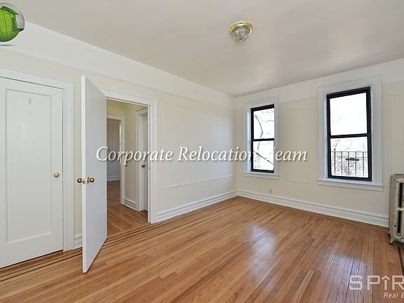 3rd image of 31-50 33rd St Unit 3D
