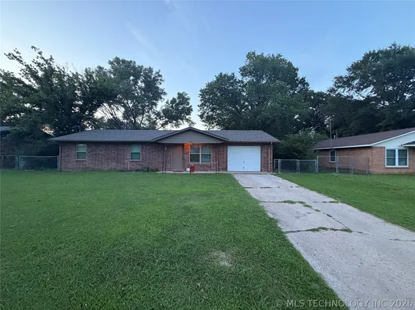 501 W Creek Dr, Okmulgee, OK 74447