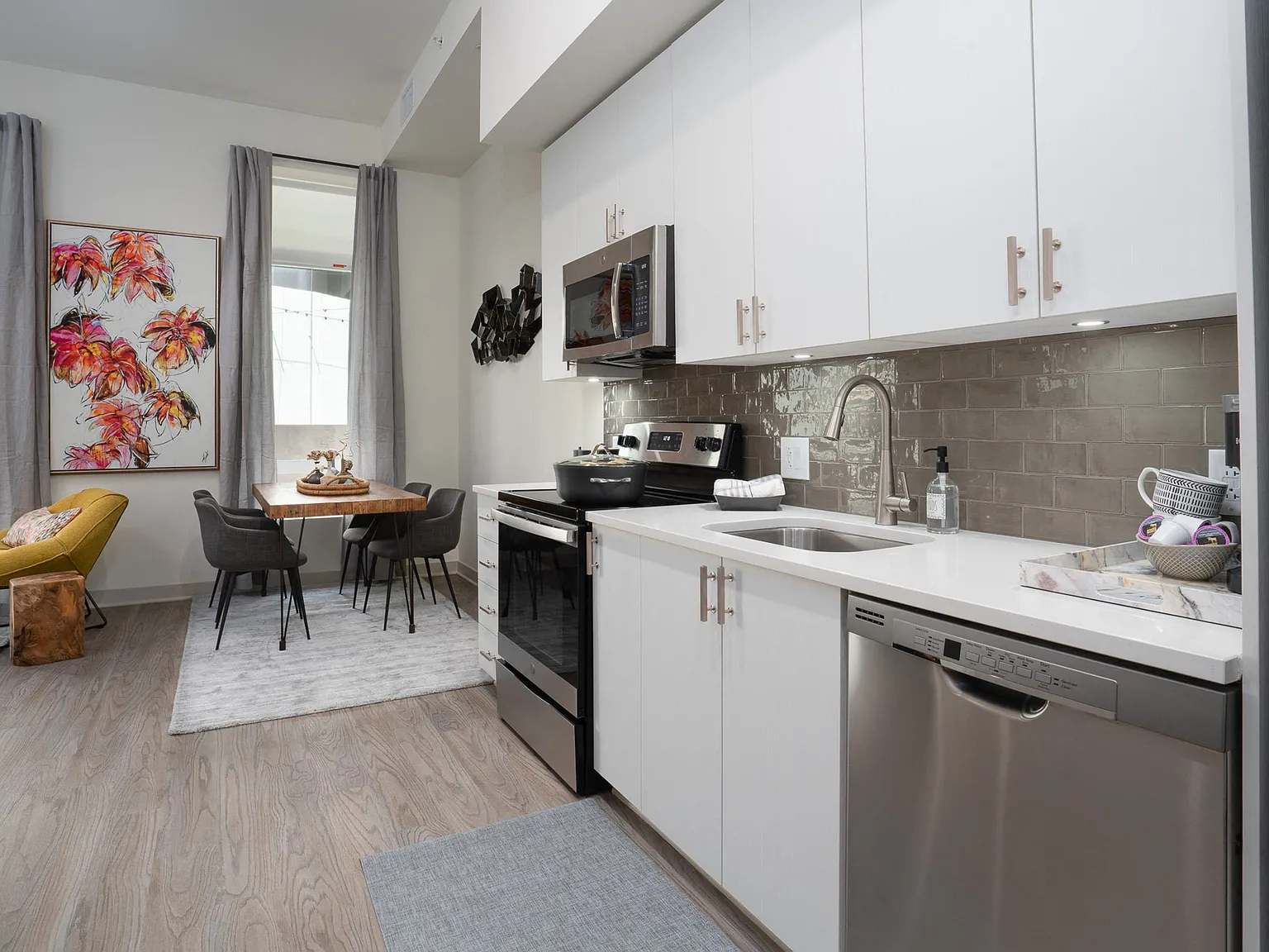 Vista Brooklyn Apartments — Photo 2