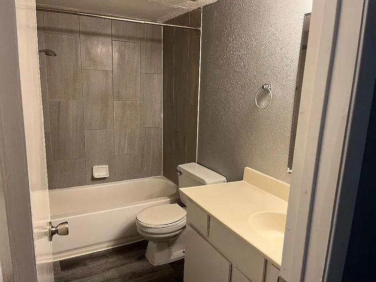 2611 San Sabastian Cir — Photo 3