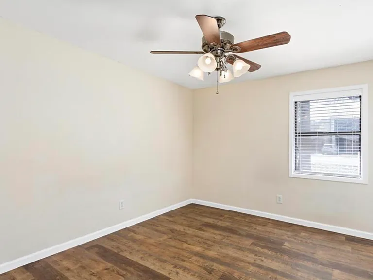 7811 Pecan Ln — Photo 12