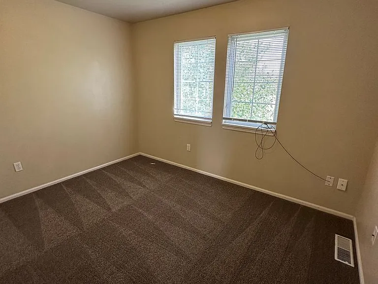 303 Hacienda Ct — Photo 12