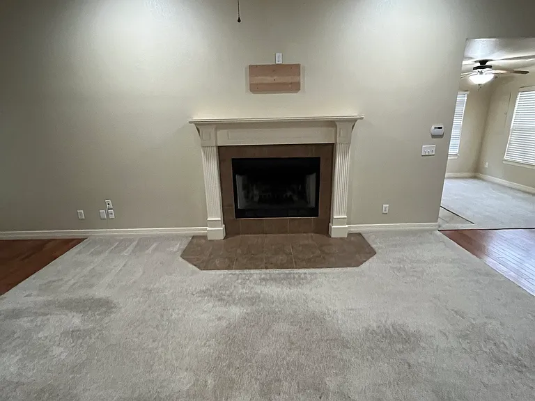 3553 E Crow Ln — Photo 5