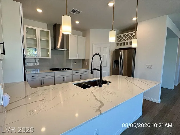 2602 Cava Tirreni St — Photo 12