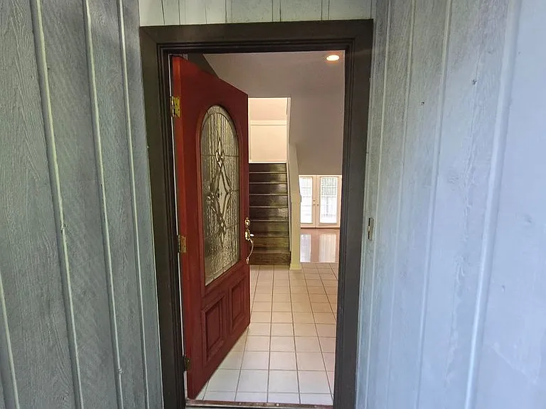 104 Hampton Ct — Photo 5