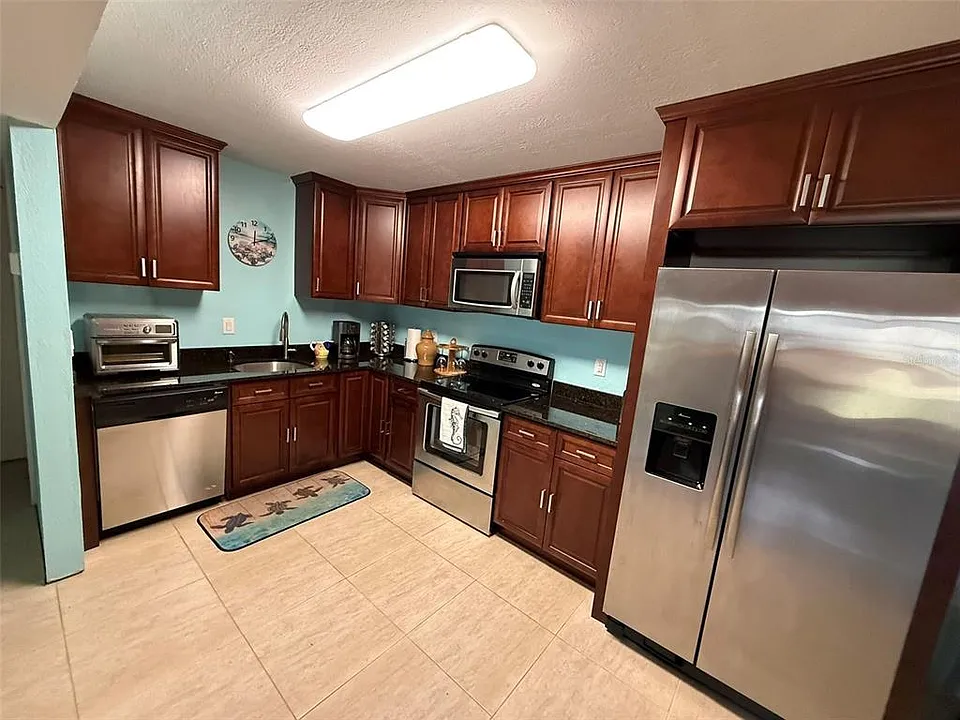 21280 Brinson Ave #120