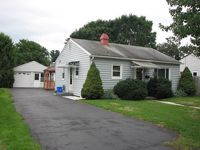 2nd image of 205 Kendall Pl