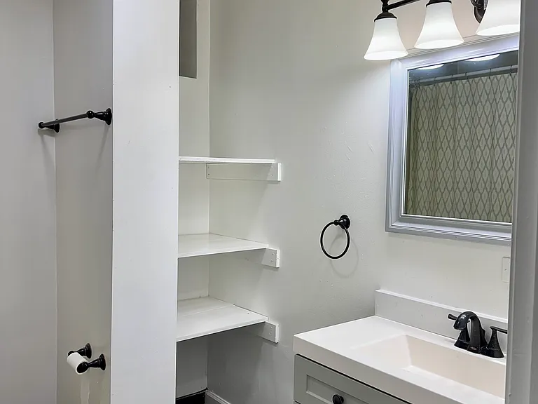 4613 S Emerald Ave #1 — Photo 6