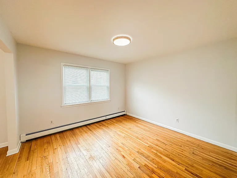 217 Rockland Ave — Photo 14