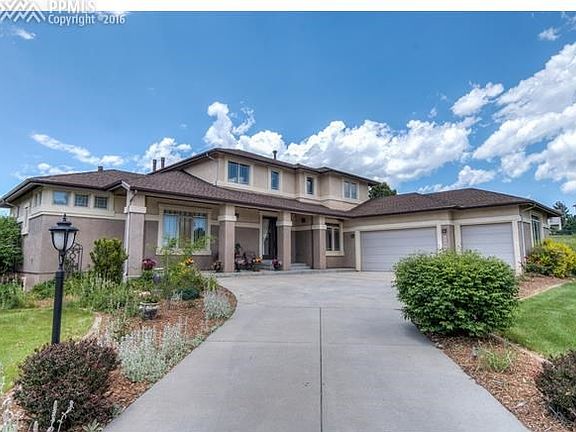 Premium flag lot on Pine Creek Golf Course between Holes 8 & 9. Golf course and mountain views.