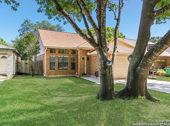 2nd image of 7319 Clipper Oak Dr