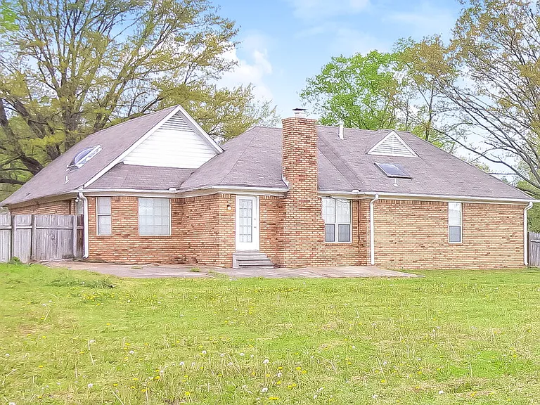 1104 Fox Trace Cv — Photo 16