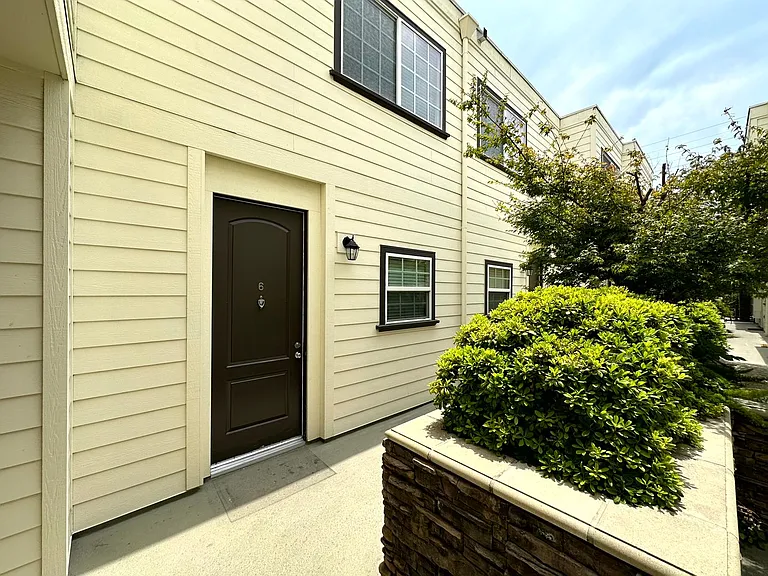 12217 Moorpark St. — Photo 24