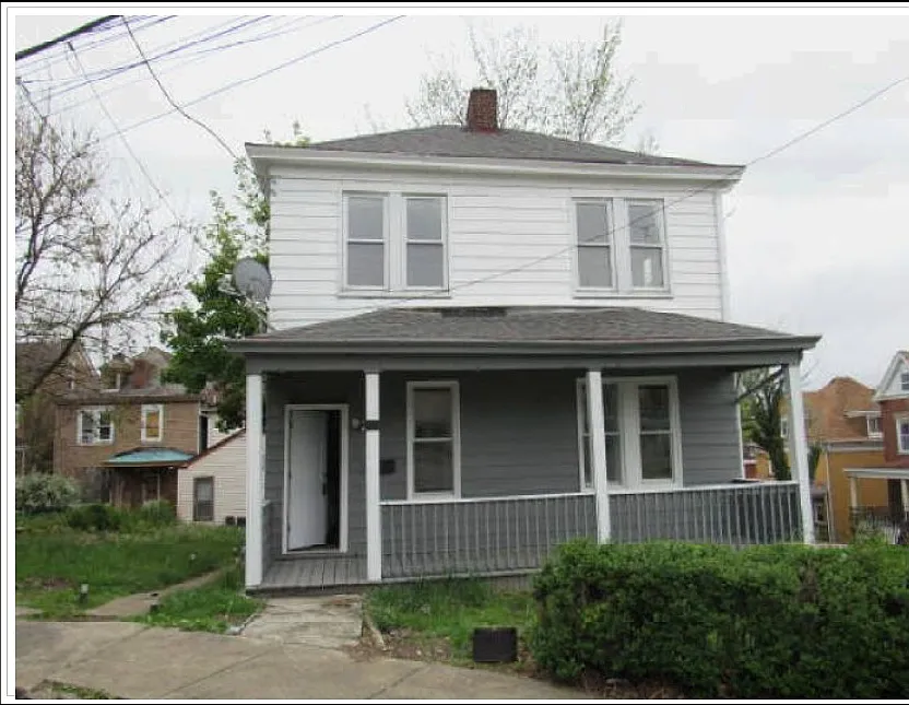 3 bed, 864 sqft, $1,800 — Photo 1