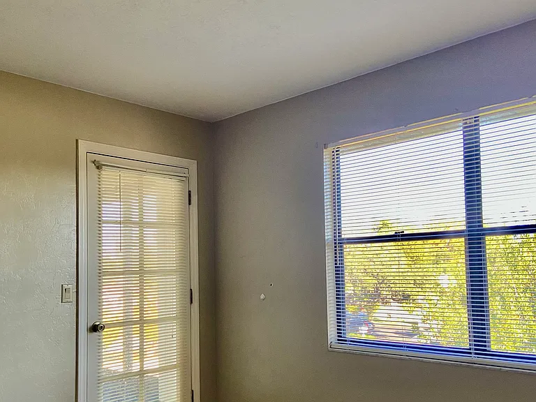 790 E Gilchrist Ct — Photo 12