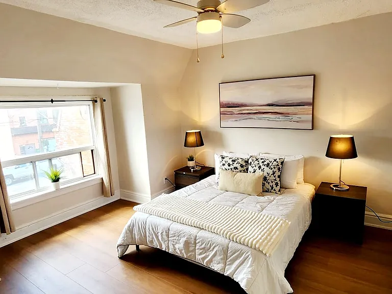 2378 Saint Clair Ave W #2 — Photo 4