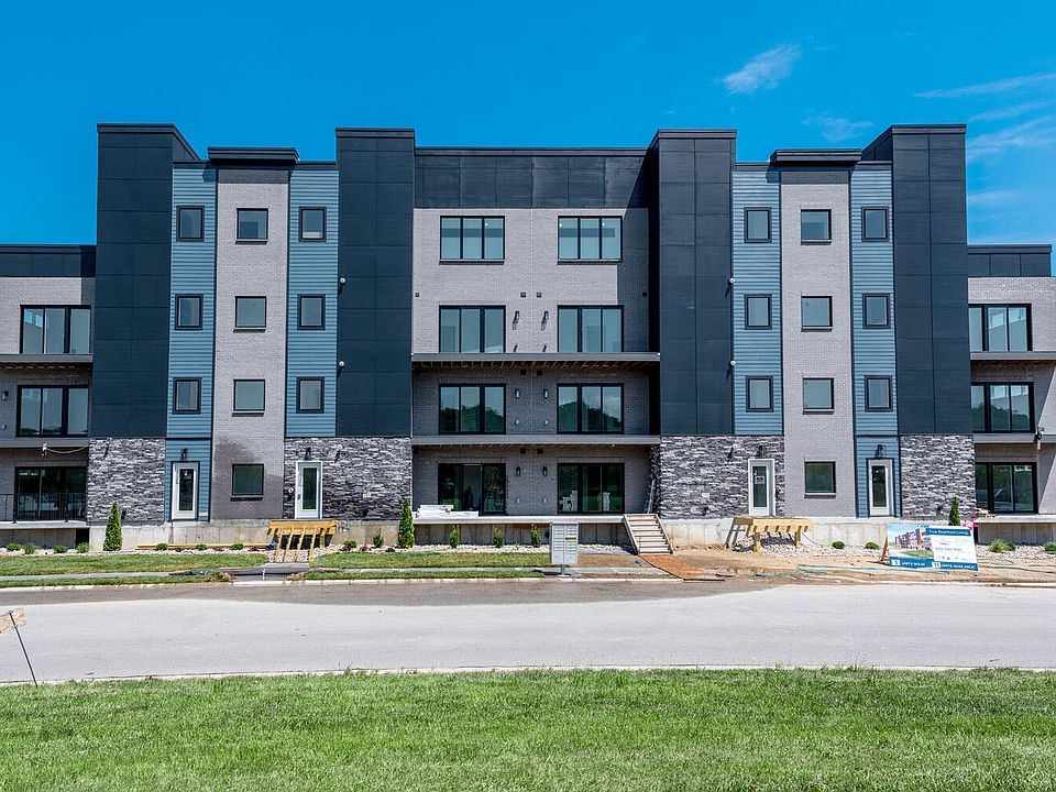 1st image of 737 Manhattan Blvd #101