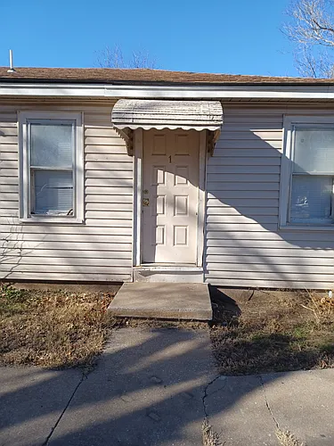 1404 NW Kingsbury Ave Photo 1