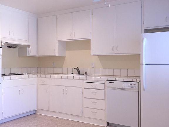 4th image of 483 Bevans Dr