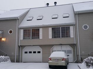 23 4th St, Worcester, MA 01602