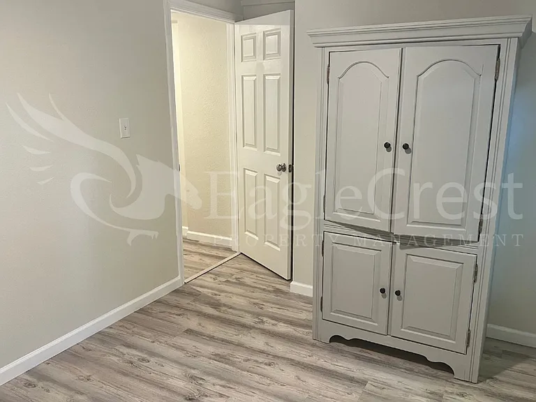1110 S College Ave — Photo 16