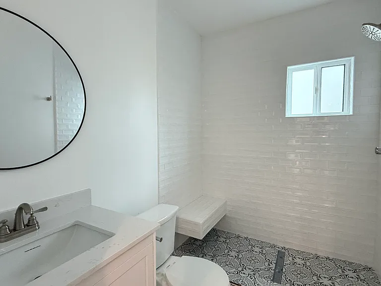 15107 Leadwell St — Photo 4