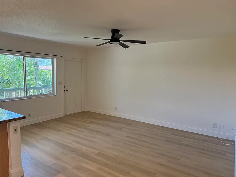 1423 Holly Heights Dr #13 — Photo 7