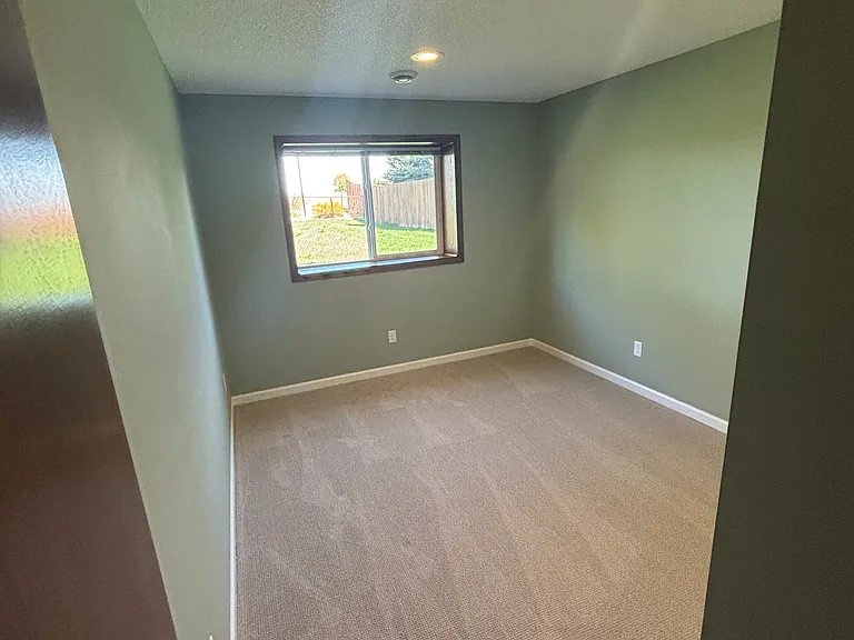 386 Greenway Dr — Photo 14